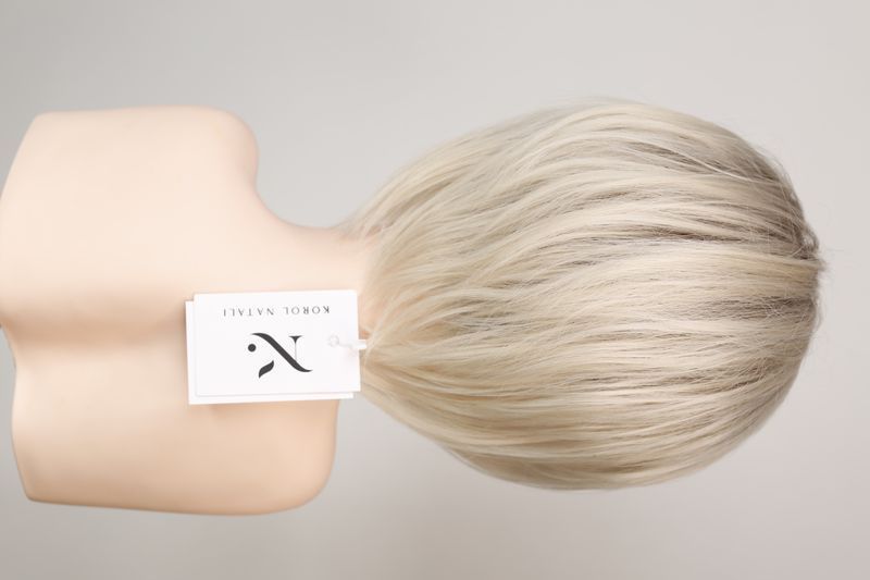 Wig women's 52981 HCXD945G (Y8/MIX613/122) Artificial dark short hair