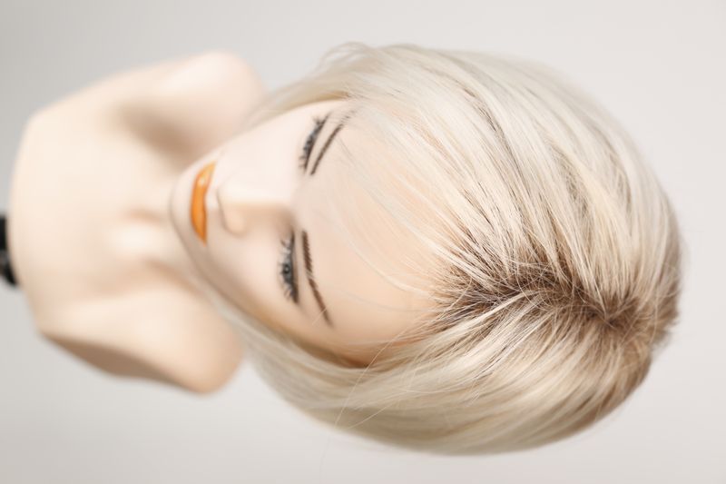 Wig women's 52981 HCXD945G (Y8/MIX613/122) Artificial dark short hair