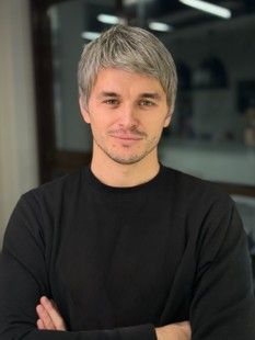 Парик мужской 041388 Business Cut Lace (M44S). Искусственные седые короткие волосы - фото