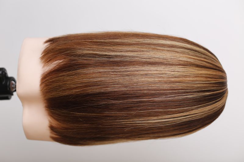 Half wig on a ribbon  7639/1  (6/7+8/3)