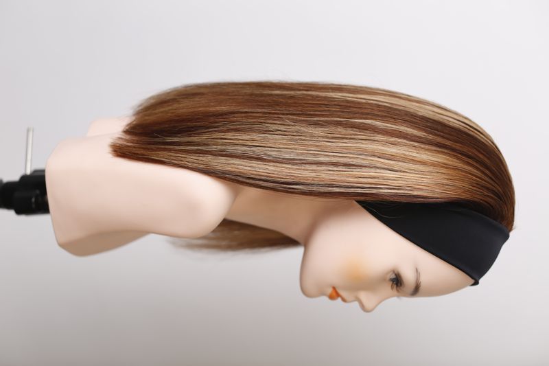 Half wig on a ribbon  7639/1  (6/7+8/3)