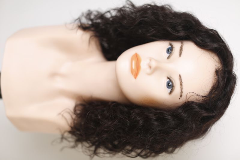 Натуральна перука жіноча 31654 Wigs M (1В) Темне волосся середньої довжини - фотографія