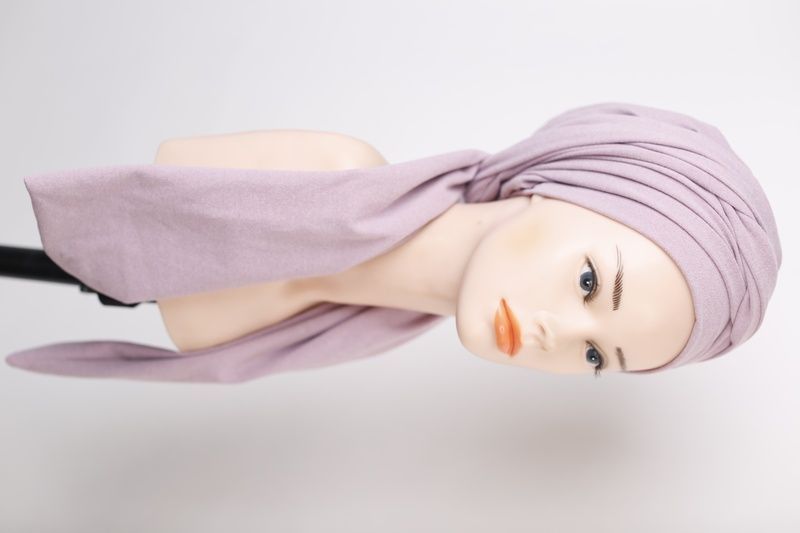 Headwear 11655 Model beanie with ribbons