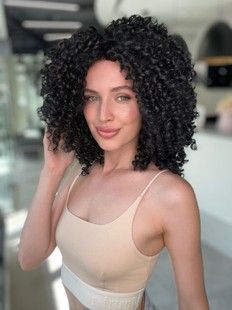 Перука жіноча 5467 (1). Штучне темне волосся середньої довжини - фотографія