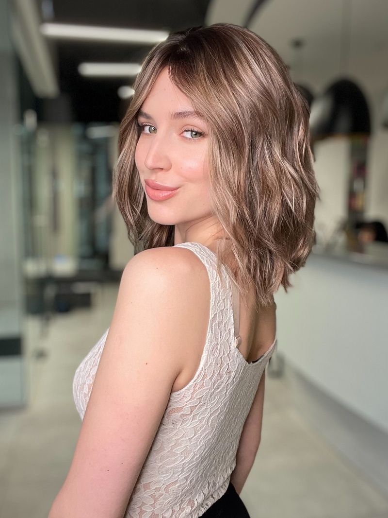 Натуральна перука жіноча Couture 1/318 (5+7/8+10/7) Cлов'янське русяве волосся середньої довжини - фотографія