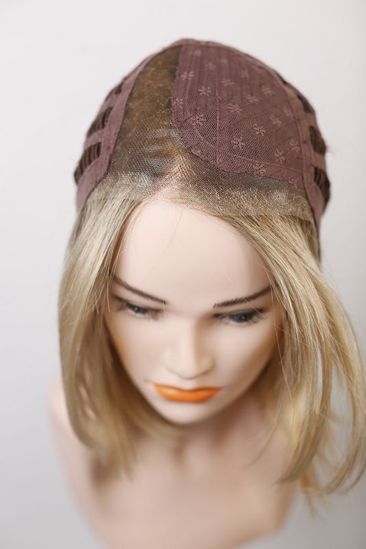 Перука жіноча 041468 Flirt Mono Part (Caramel Rooted) Штучне світле волосся середньої довжини - фотографія
