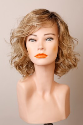 Wig 040600 Girl Mono (Sandyblonde Rooted)