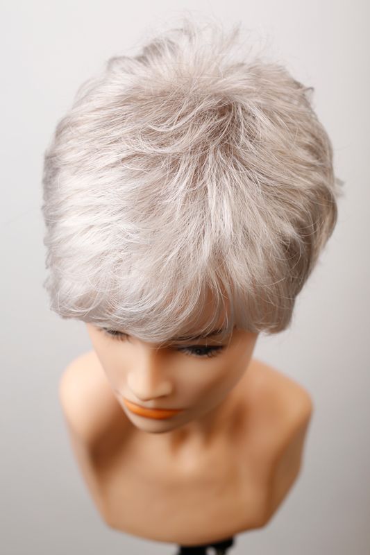 Штучна перука жіноча 041574 Foxy Small (Snow Mix) Cиве коротке волосся - фотографія