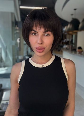 Натуральна перука жіноча 31664 VI-NATURAL-bob3-8 (NATURAL) Темне коротке волосся  - фотографія