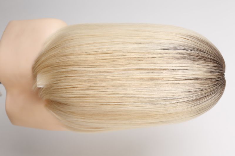 Натуральна перука жіноча 31655 Wigs M Lace Top (SBT18/60) Світле волосся середньої довжини - фотографія