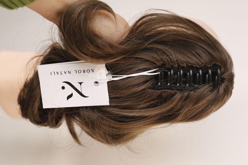 Buns 90841 НKIWI TERMO (10) Artificial medium-length russet hair