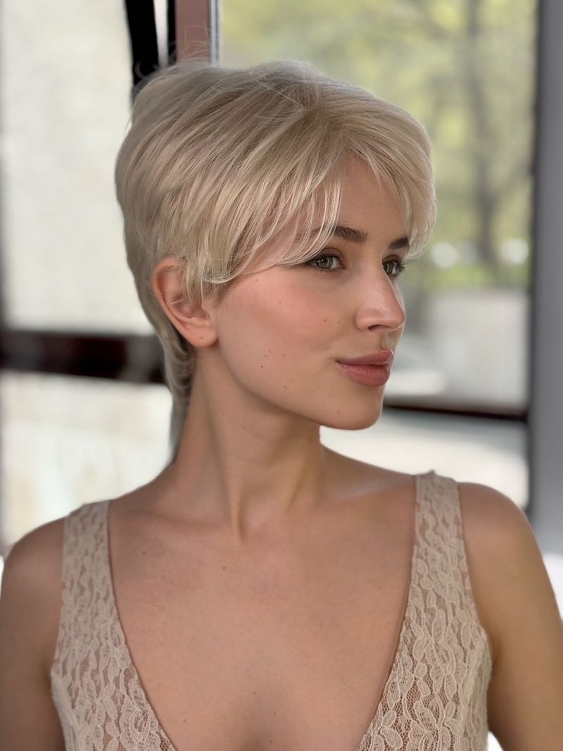 Synthetic women's wig 53136 НCXD812 (MIX613/122) Light short hair