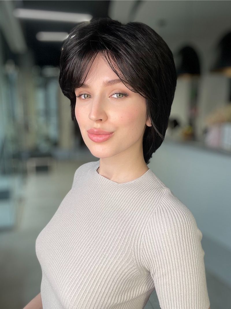 Synthetic wig women's 53098 H1421G AT (2)  Dark hair of medium length
