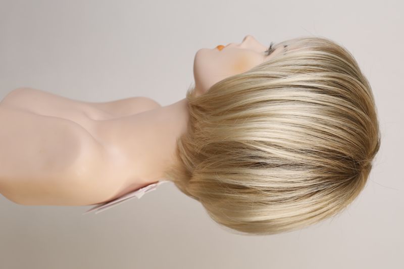 Парик женский 041423 Cut Mono Lace (23/22+14) Искусственные светлые волосы средней длины - фото