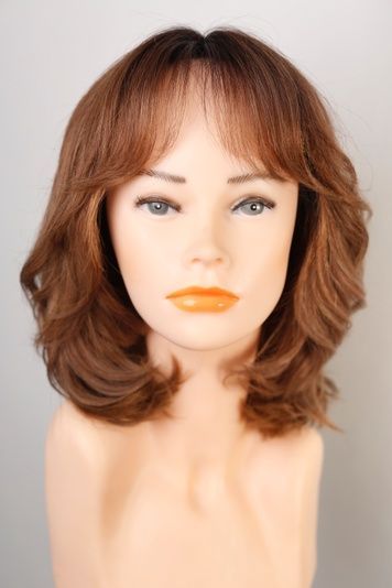 Натуральна перука жіноча 31562 Wigs M combi&white (4) Русяве волосся середньої довжини - фотографія