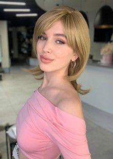 Wig women's 52975 H1919 AT (15). Artificial medium-length russet hair