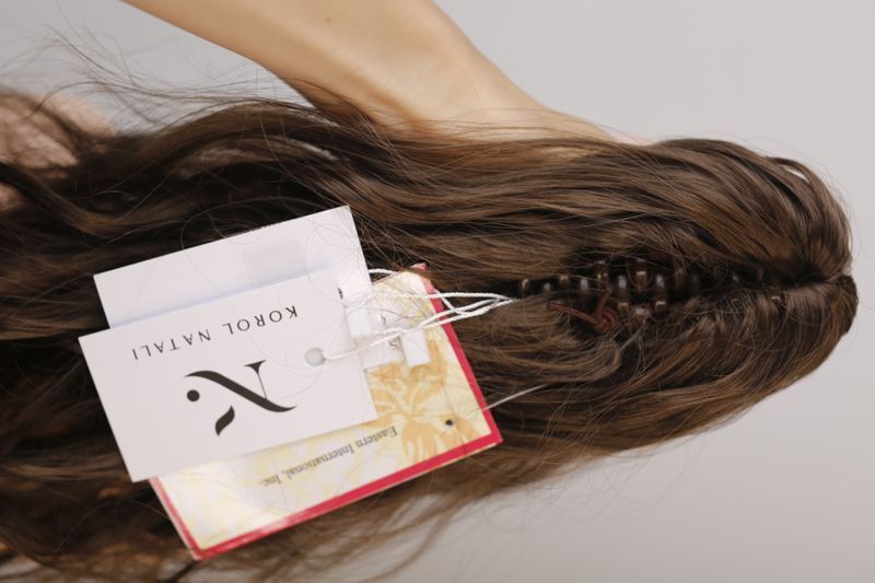 Шиньйон на крабі 90723 LOVE TERMO (10). Штучне русяве довге волосся - фотографія