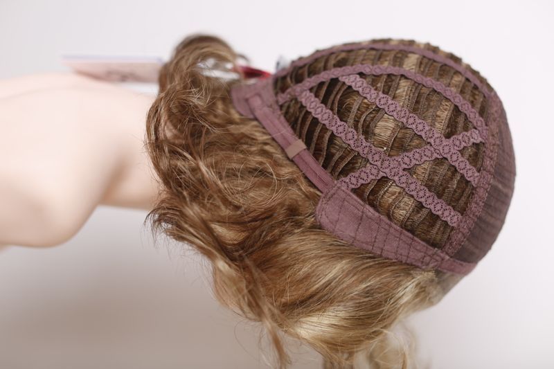 Парик женский 041486 ROMANZE LACE (12/14/23+12) Искусственные русые волосы средней длины - фото