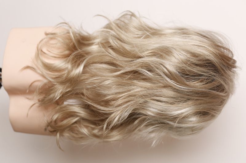 Wig 040884 California Mono Part (PastelBlonde Rooted)