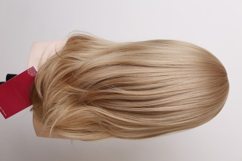 Synthetic wig women's 53162 H5222 (19) Light brown medium-length hair