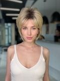 Штучна перука жіноча 53248 H7003AT (CHAMPAGNE) Cвітле волосся середньої довжини - фотографія