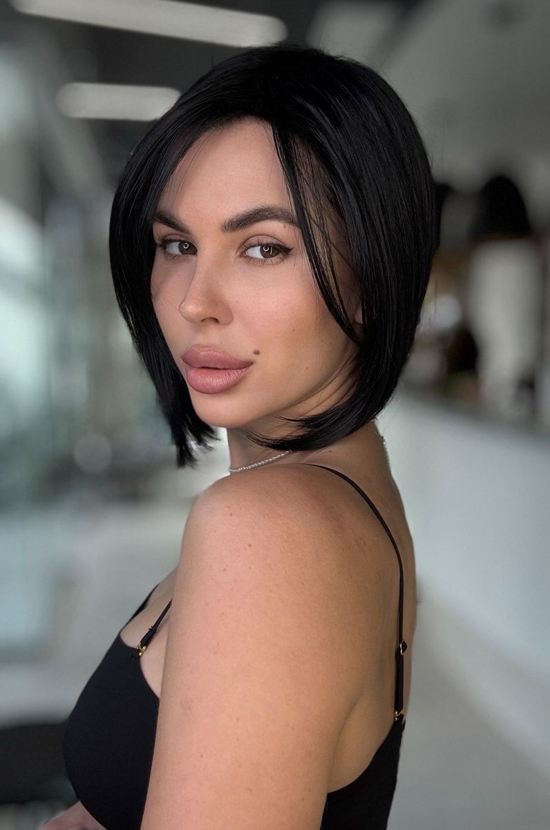 Wig women's 53014 HCXD934 (1) Artificial dark hair of medium length