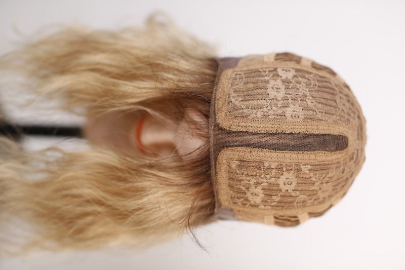 Women's natural wig 31608 BB (RT4-30) Medium length light brown hair